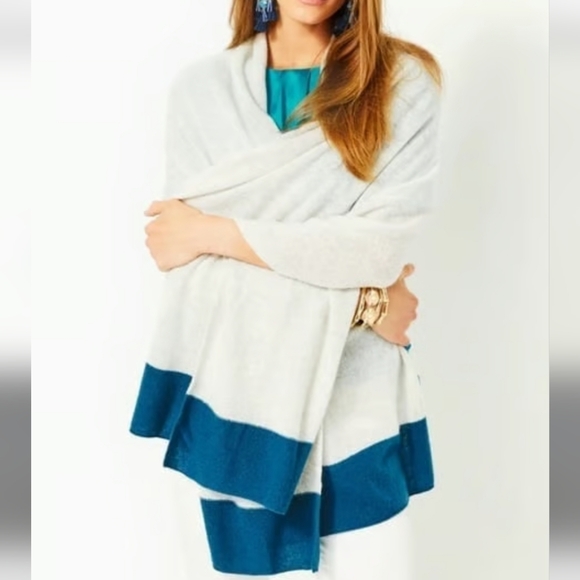 NWT Lilly Pulitzer Lanelle Cashmere Wrap Heathered Seaside One Size - Picture 2 of 5